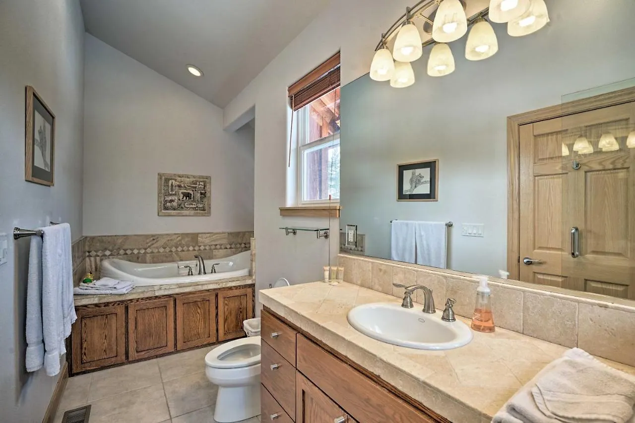South Lake Tahoe Home 9 Mi To Heavenly Mountain! Holiday home South Lake Tahoe